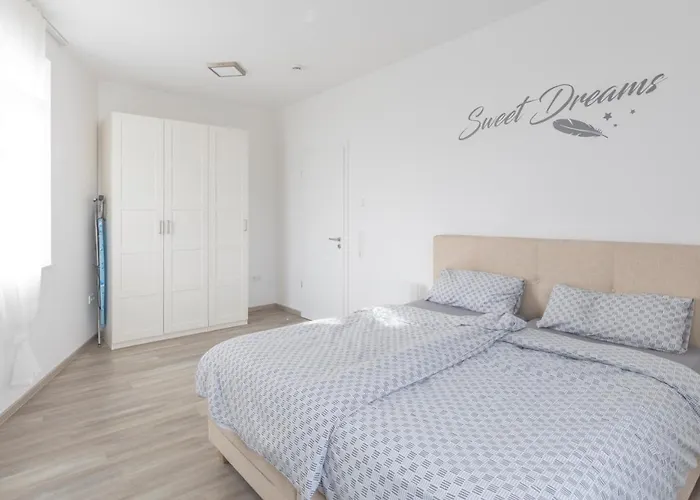 Moderne 2 Zimmer Ferienwohnung Mit Dachterrasse - 95Qm